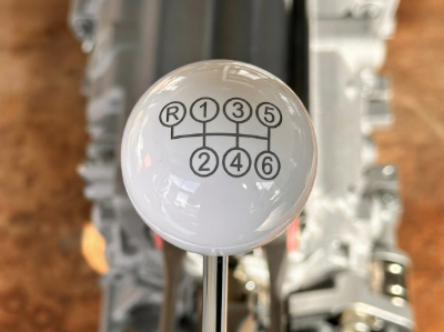 6-speed classic Mercedes Benz gears knob in Ivory by 6 Gears